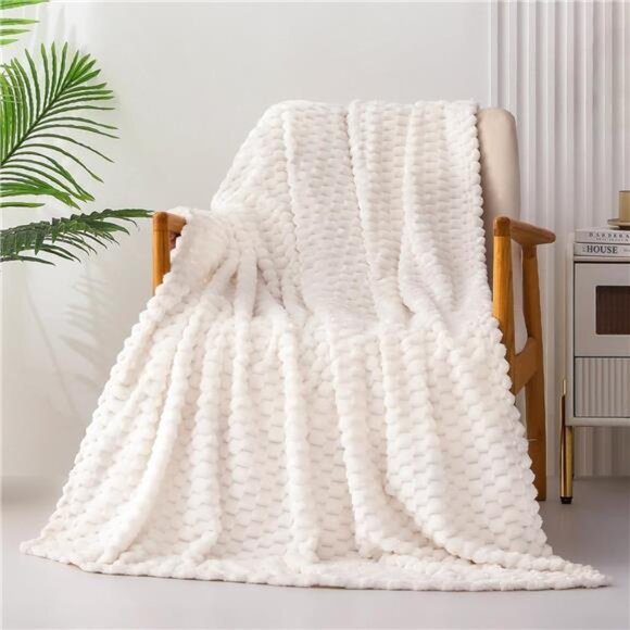 Extra Large Fleece Throw Blanket for Couch, 50x70 Inches Stylish Jacquard Soft - Picture 2 of 7